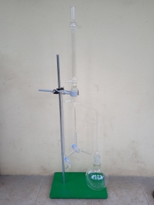 Bộ dụng cụ thủy tinh để xác định các tinh dầu thơm