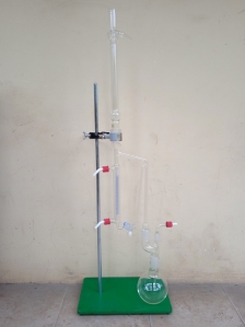 Dụng cụ xác định tinh dầu nặng hơn nước